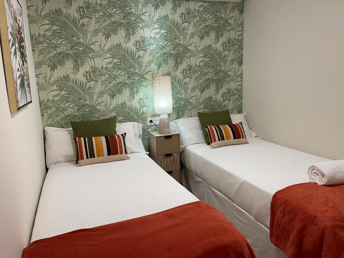 Suite 208, Close To The Beach, 2 Bedroom,Golden Mile Marbella Bagian luar foto
