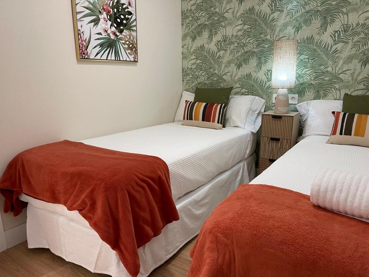 Suite 208, Close To The Beach, 2 Bedroom,Golden Mile Marbella Bagian luar foto