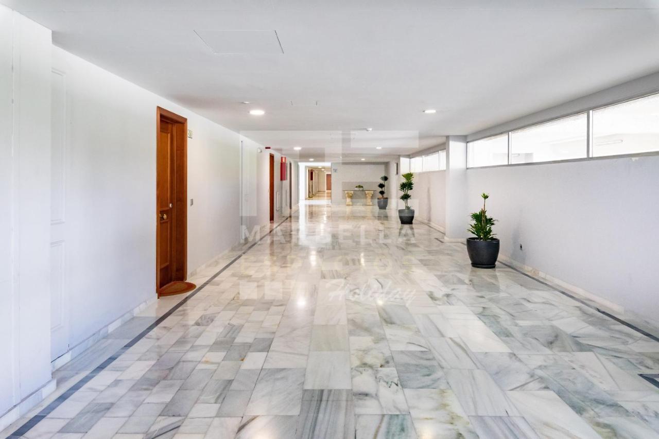 Suite 208, Close To The Beach, 2 Bedroom,Golden Mile Marbella Bagian luar foto